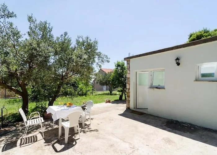 Apartment & Tapera